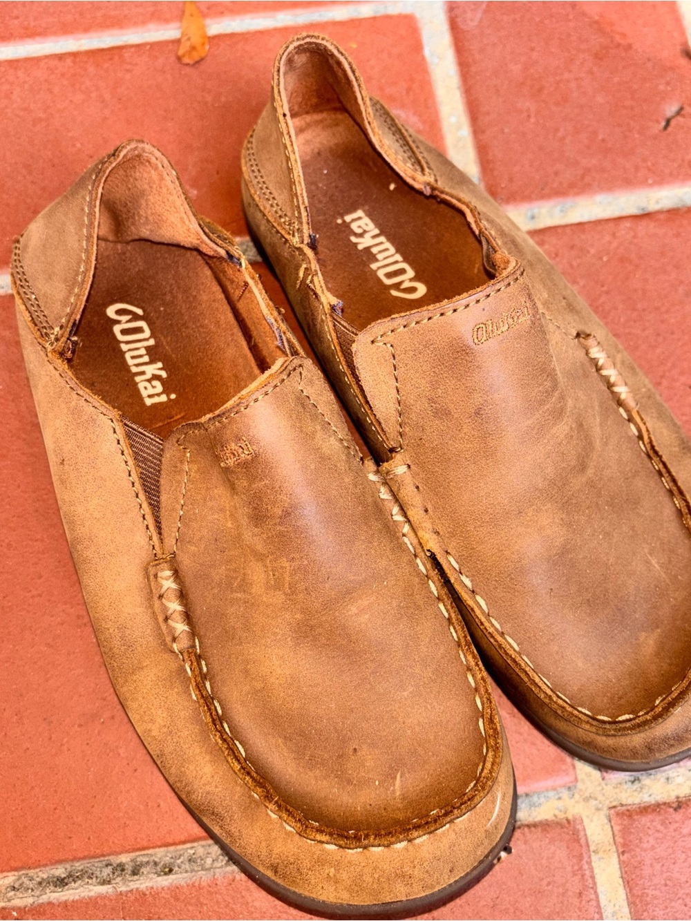 Olukai Moloa Boys 4 Casual Slip-On Leather Loafers in Brown